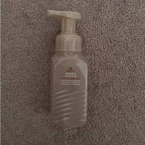 New Bath & Body Works Merry Cookie Hand Soap set of 3 - Picture 2 of 3